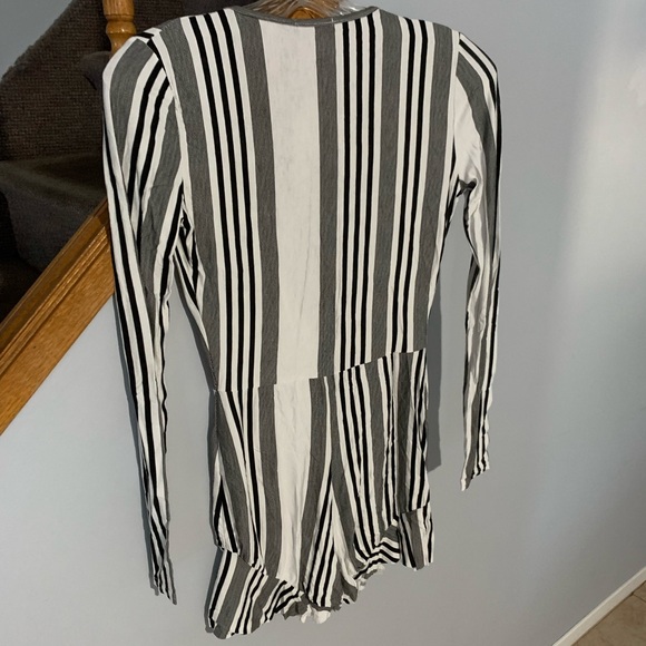 NWT Boohoo striped play suit - Picture 8 of 8